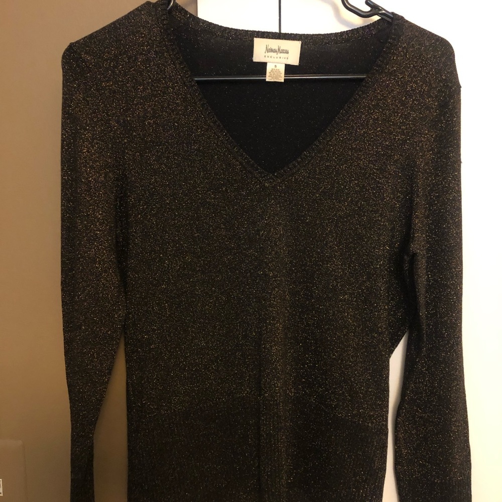 Like new Women’s Neiman Marcus long sleeve dressy shirt